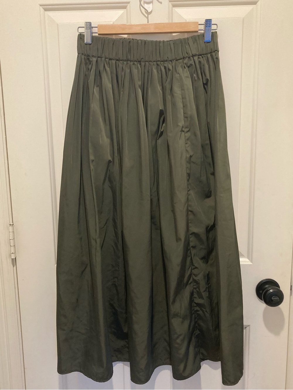 Uniqlo midi skirt in olive/khaki